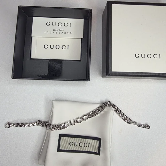 Like New Gucci Silver Icon Logo Chain Bracelet! - Picture 9 of 11